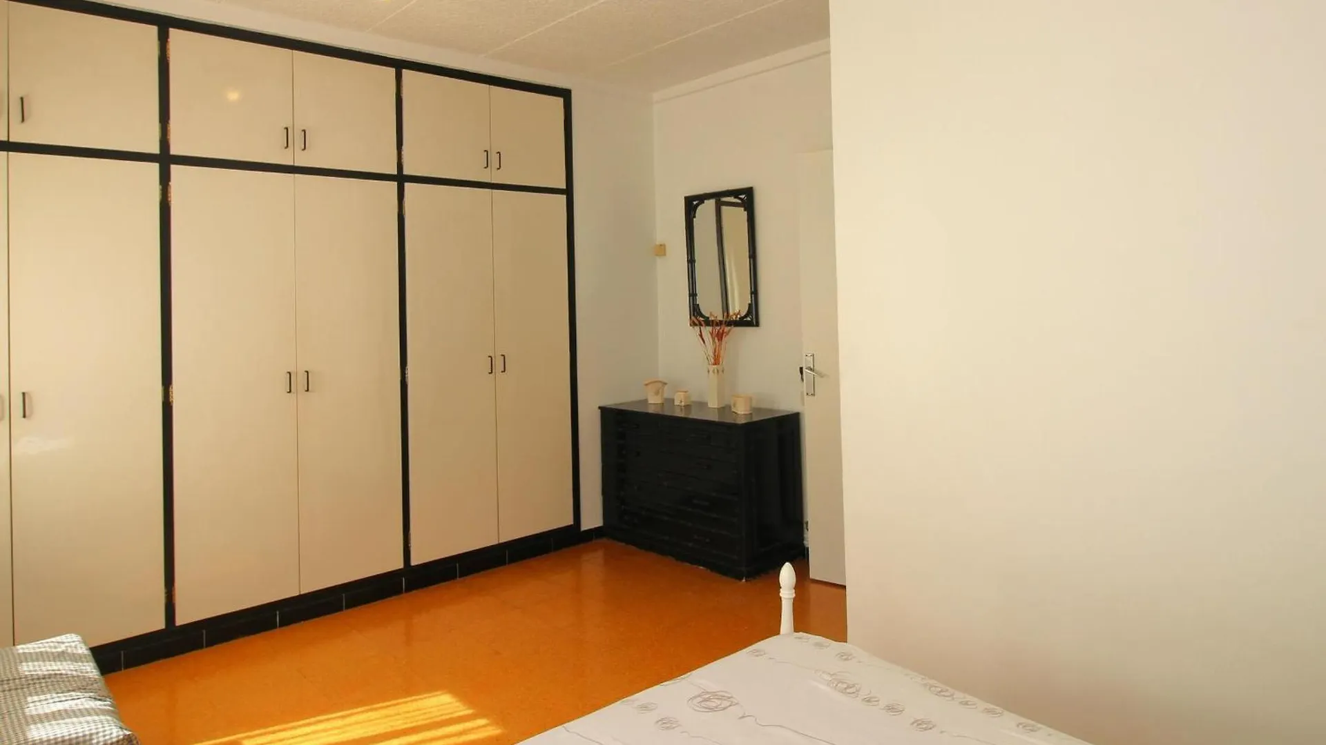 Castellar 46 2º - Apartamento En El Centro Del Port De Llanca - Es-228-30 Apartment