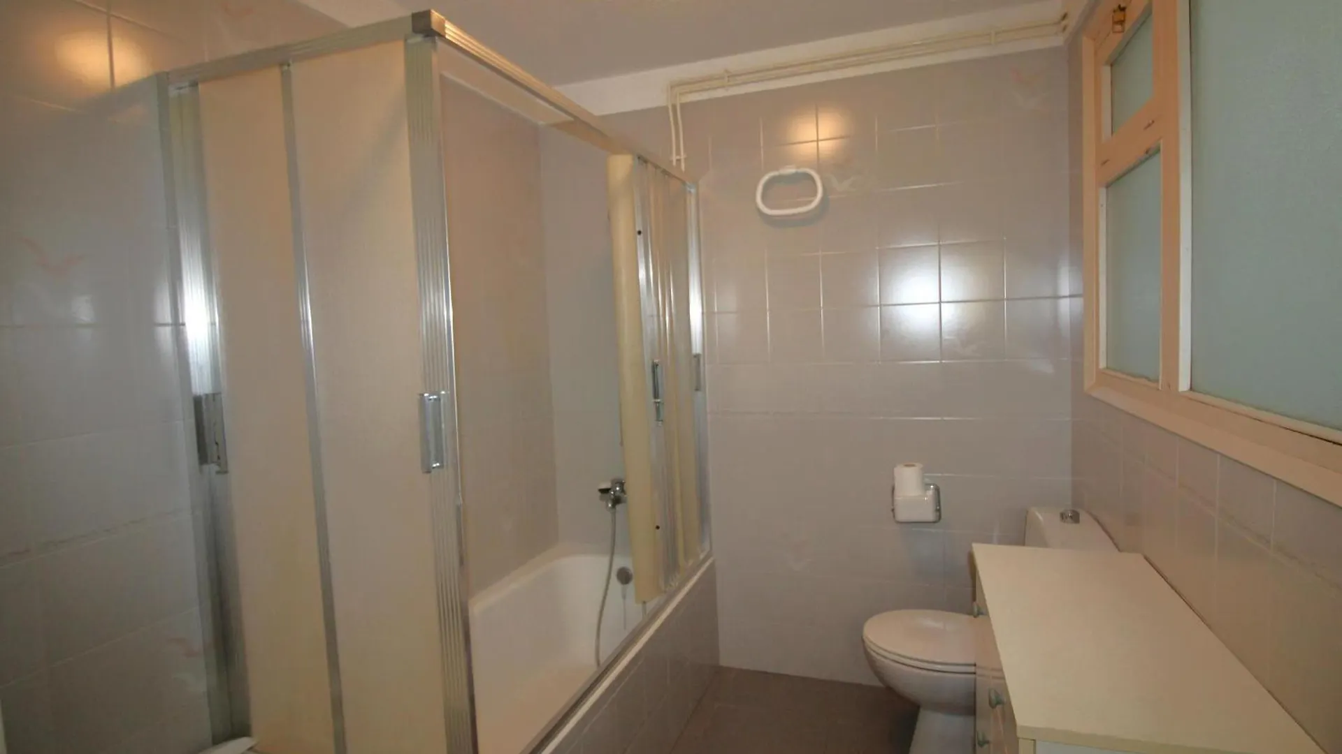 Castellar 46 2º - Apartamento En El Centro Del Port De Llanca - Es-228-30