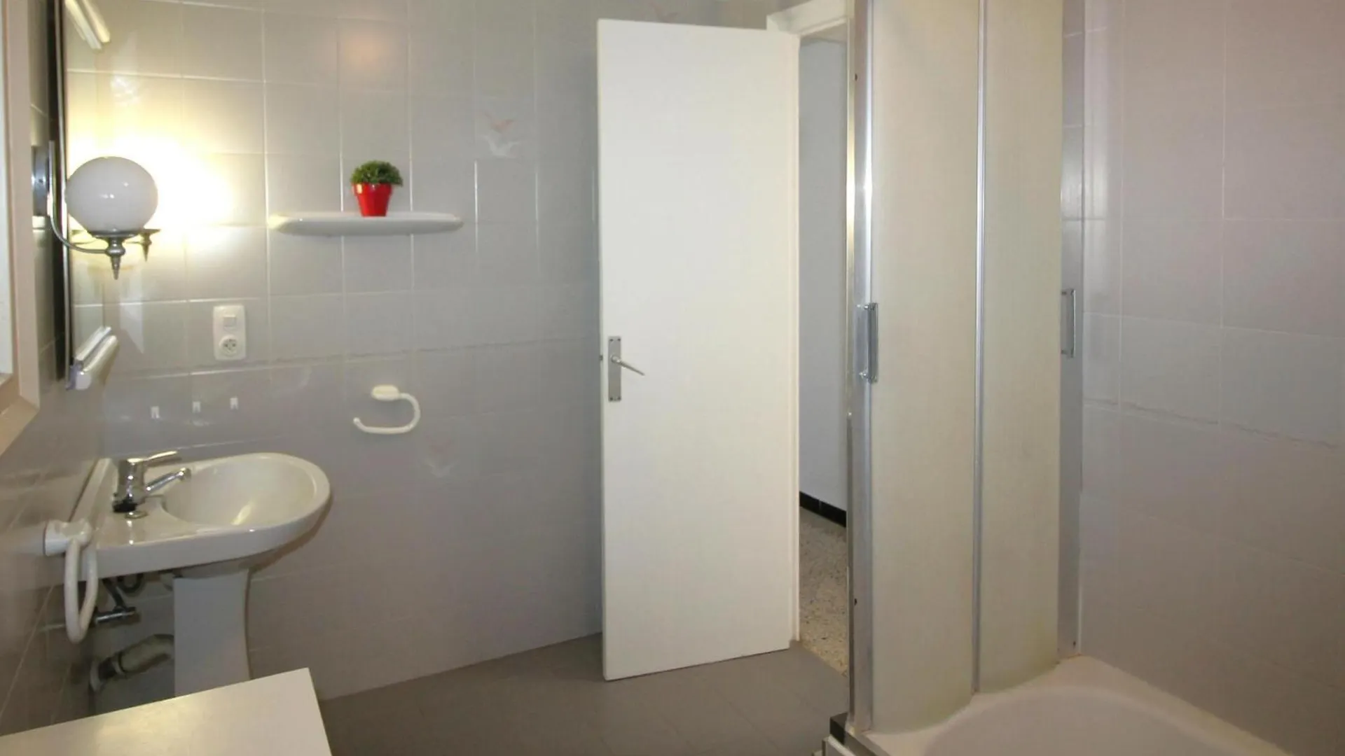 Apartment Castellar 46 2º - Apartamento En El Centro Del Port De Llanca - Es-228-30